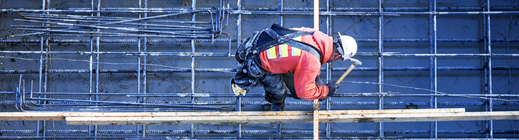 Aerial Construction Person | CNA Insurance