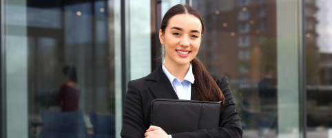 Female Professional | CNA Insurance