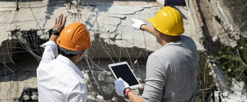 Construction workers on site | CNA Insurance