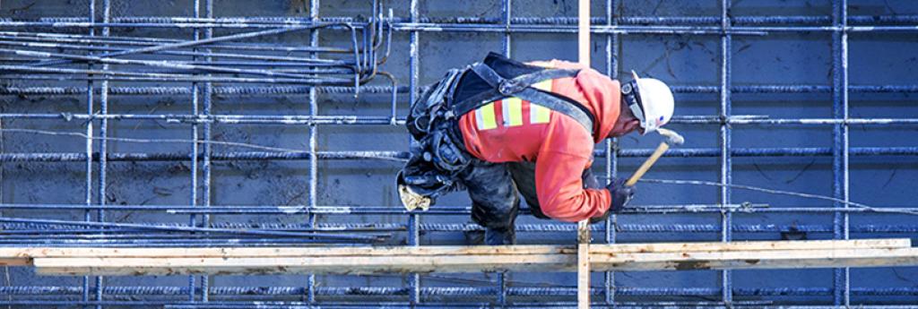 Aerial Construction Person | CNA Insurance
